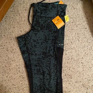 NWT champion (target)  Capri running tights